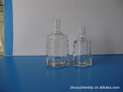 【廠(chǎng)家直銷(xiāo)蒙砂玻璃酒瓶,烤花玻璃酒瓶,噴涂玻璃酒瓶】?jī)r(jià)格,廠(chǎng)家,圖片,其他玻璃包裝容器,徐州華聯(lián)玻璃制品-