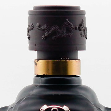 定制龍型噴涂酒瓶 容量500ml黑色玻璃酒瓶 設(shè)計(jì)烤花玻璃瓶